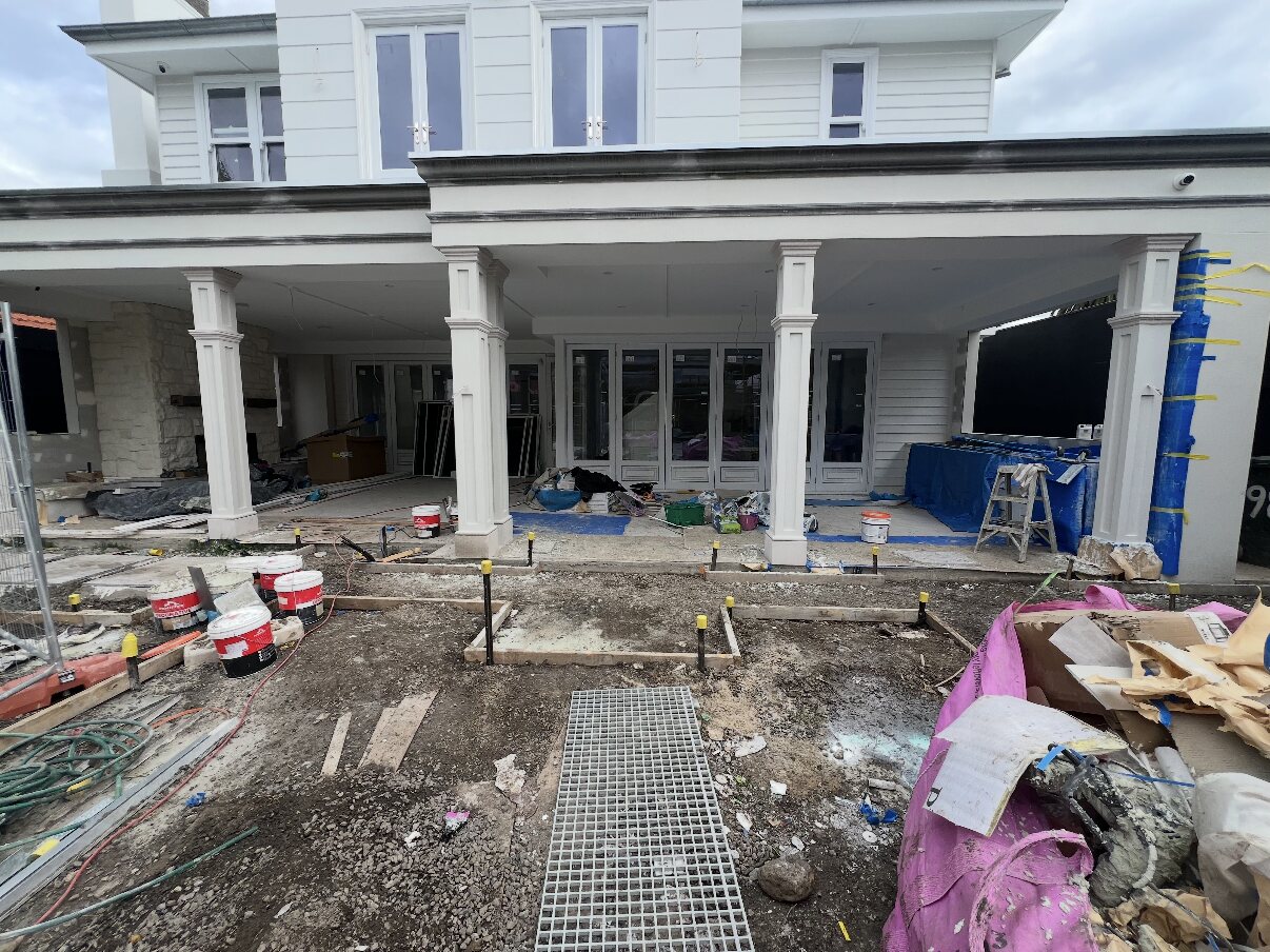 Rendered columns, front elevation